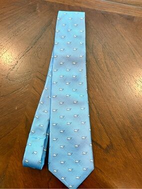 Vineyard Vines Whale motif Tie